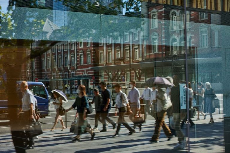 Tokyo government gives workers 4-day workweek to boost fertility, family time