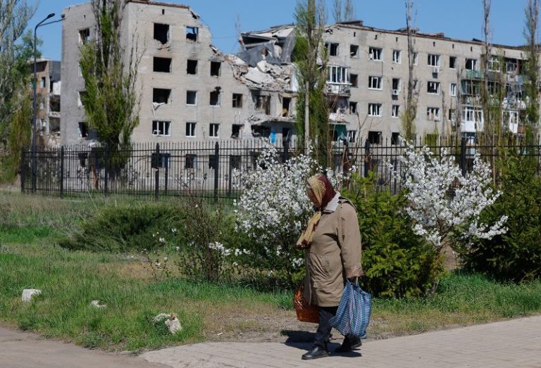 Ukraine says Russia launched deadly aerial barrage as pressure grows on Kyiv to respond to US peace proposal