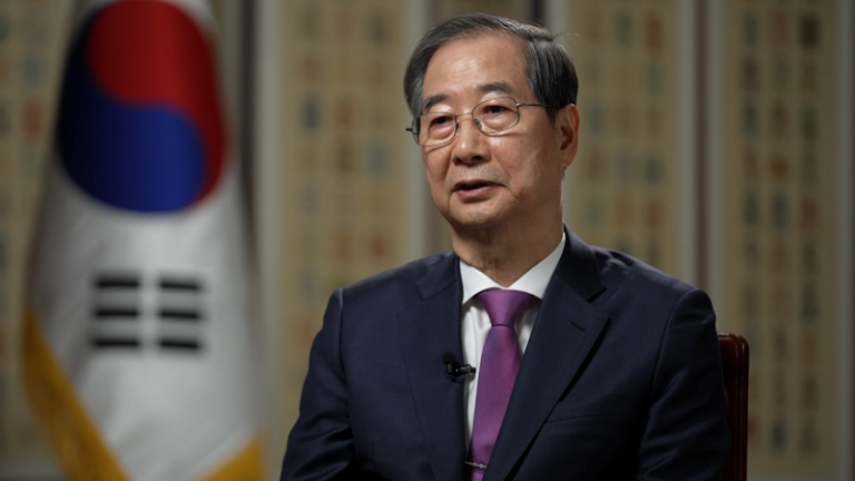 CNN Exclusive: This Asian leader is taking a very different approach from China over Trump’s tariff war