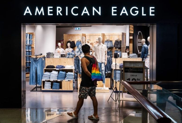 American Eagle shares plunge 17% after it withdraws guidance, writes off $75 million in inventory
